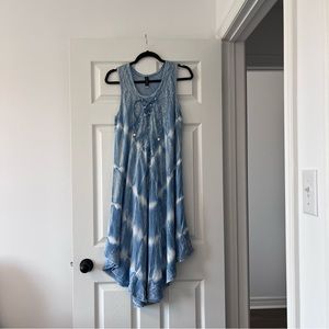 Beautiful Alina’s Exclusive sleeveless dress, size M, new with tags.
